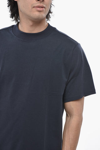Einfarbiges T-Shirt mit Rundhalsausschnitt