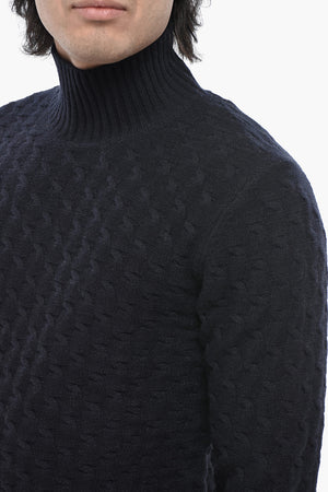 Maglia in Lana Vergine a Collo Alto con Bordi a Costine