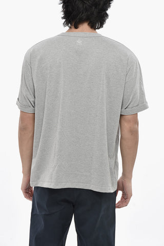 Einfarbiges Baumwoll-T-Shirt mit Rundhalsausschnitt