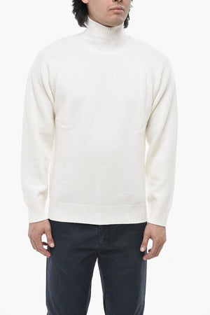 Solid Turtleneck Sweater with Ribbed Edges