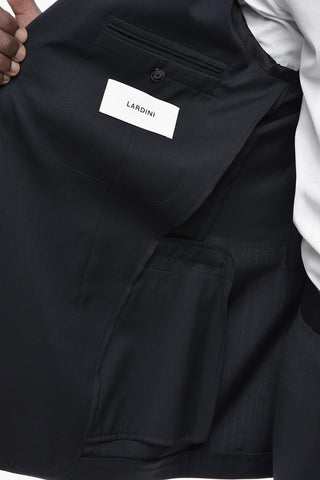 Abito in Lana Vergine con Spilla dal Design Floreale