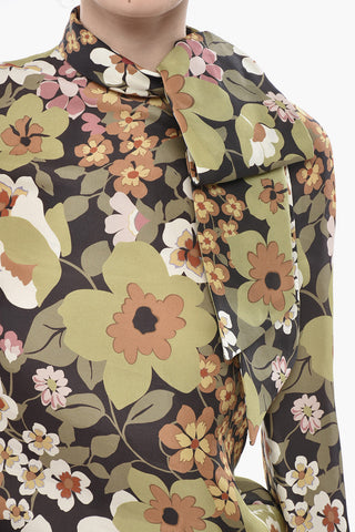 실크 오간자 타이넥 블라우스 플로럴 패턴