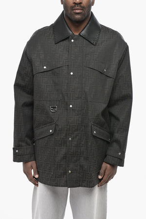 Gepolsterte Utility-Jacke mit Allover-Monogramm und Lederkragen