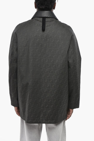 Gepolsterte Utility-Jacke mit Allover-Monogramm und Lederkragen