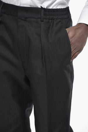 Pantaloni a Una Pince con Passanti