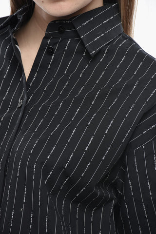 Popelinebluse mit Nadelstreifenmuster und französischem Kragen