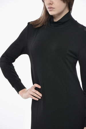 Maxidress a Collo Alto con Design Svasato