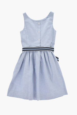 Ausgestelltes Kleid Mit Gürtel