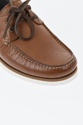 Bootsschuhe aus gehämmertem Leder