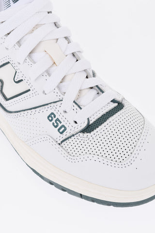 Hohe Leder-Sneaker mit seitlichem Logo