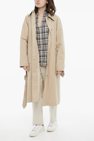 Einfarbiger Trenchcoat Aus Leichtem Baumwollstoff