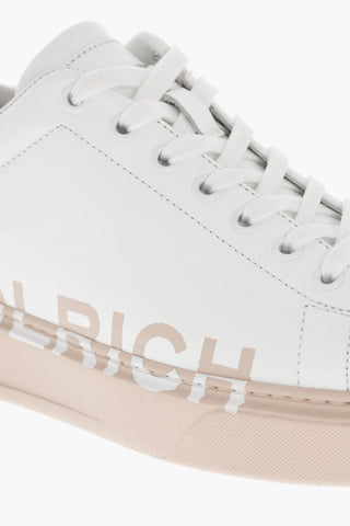 Niedrige Sneaker aus Leder mit kontrastierender Sohle