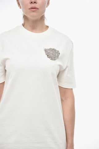 T-Shirt Girocollo in Cotone con Spilla Gioiello