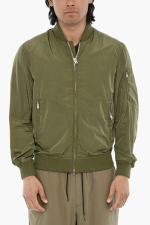 Einfarbiger Nylon‑Bomber mit Ärmeltasche