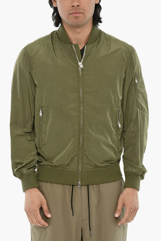 Einfarbiger Nylon‑Bomber mit Ärmeltasche