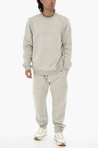 Unifarbenes Rundhals-Sweatshirt mit gesticktem Logo