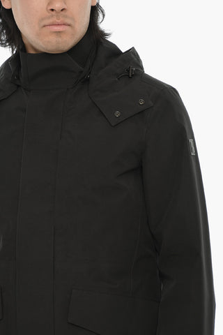 Daunenjacke aus Gore-Tex-Gewebe mit abnehmbarer Kapuze