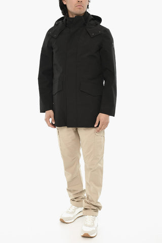 Daunenjacke aus Gore-Tex-Gewebe mit abnehmbarer Kapuze