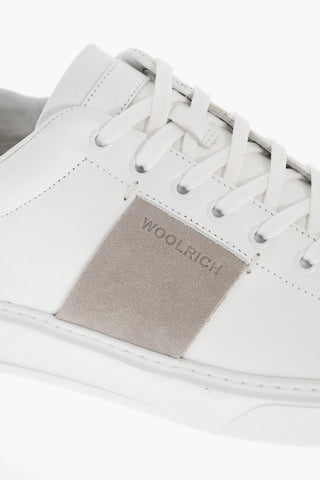 Low-Sneaker aus Leder mit kontrastierendem Veloursleder-Detail