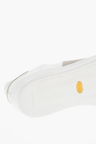 Low-Sneaker aus Leder mit kontrastierendem Veloursleder-Detail