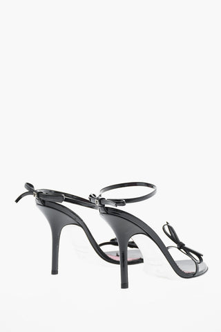 Riemchensandalen Aus Lackleder Mit Schleife Und 10cm Absatz