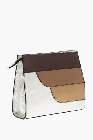 Genarbtes Leder-Etui Mit Metallischer Oberfläche