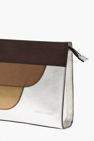Genarbtes Leder-Etui Mit Metallischer Oberfläche