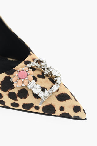 Animal-Print-Pumps mit strassbesetztem Monogramm, 10 cm Absatz