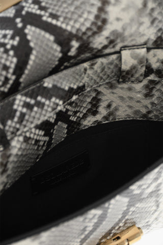 Schultertasche Aus Leder Mit Python-Effekt Und Goldfarbenem Metalldetail