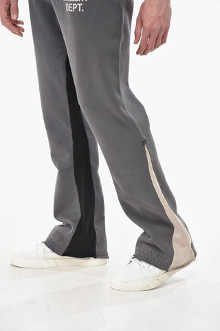 Joggers aus Baumwoll-Fleece mit Kontrastdetails