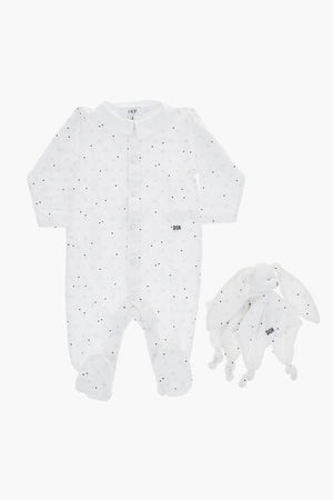 Strampler aus Baumwolle mit Allover-Sternen und passendem DouDou