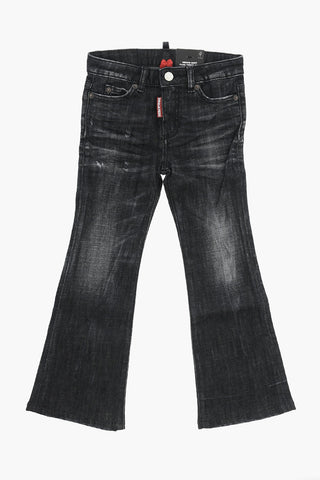 Jeans A lavaggio Scuro con Fondo Svasato