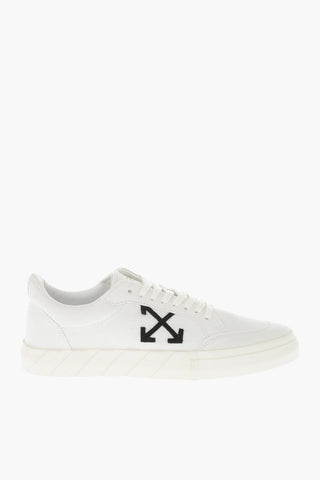 Niedrige Sneaker aus Canvas VULCANIZED mit kontrastierendem Monogramm