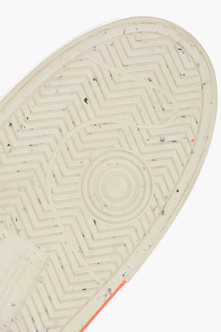 Niedrige Sneaker aus Canvas VULCANIZED mit kontrastierendem Monogramm