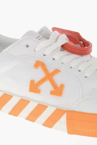 Low-Top-Sneaker VULCANIZED aus Canvas mit kontrastierenden Details