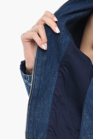 Bedruckte Denimjacke MAP mit durchgehendem Reißverschluss vorne