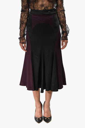 Ausgestellter Midirock aus zweifarbigem Satin