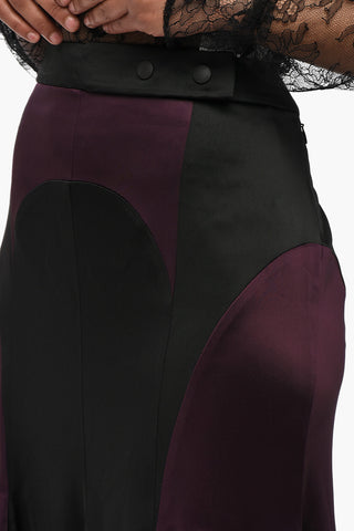 Ausgestellter Midirock aus zweifarbigem Satin