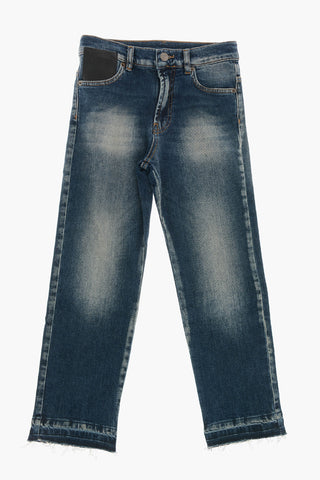 Stonewashed-Jeans mit ausgefranstem Saum