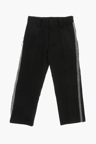 Elegante Hosen Mit Kontrastierenden Seitenstreifen