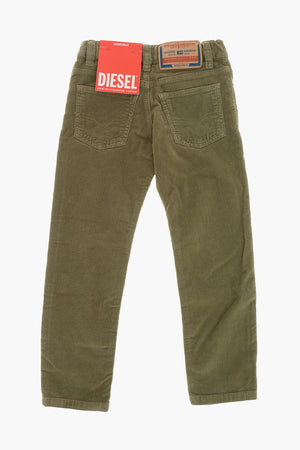 5-Taschen-Hose aus Cord mit Logo-Knopf