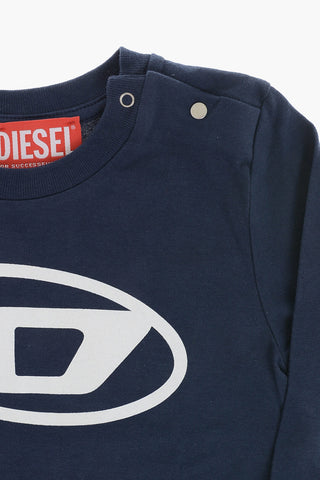 Langarm-Rundhals-T-Shirt mit kontrastierendem Monogramm