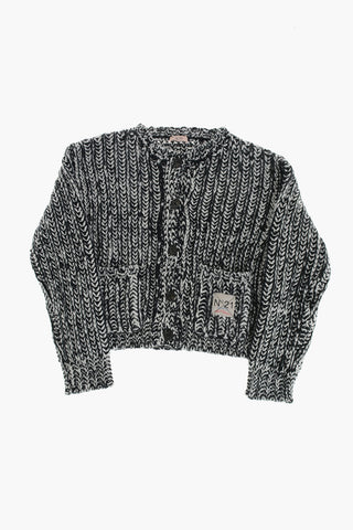 Zweifarbiger Pullover mit Knöpfen