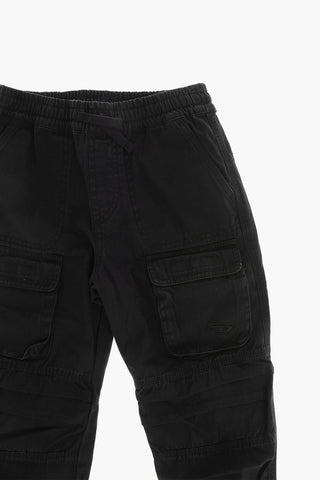 Baumwoll-Cargohose mit Ton-in-Ton-Monogramm