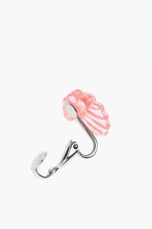 Single Clip Earring with Shell-Shaped Design