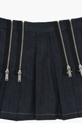Rock aus dunkel gewaschenem Denim mit aufklappbaren Abnähern