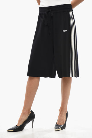 Knit Shorts With Contrasting Side Stripes