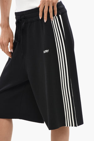 Knit Shorts With Contrasting Side Stripes