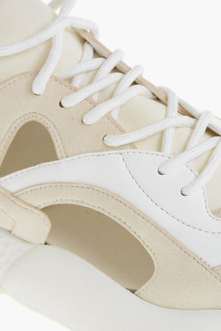 Sneakers aus Eco-Leder mit Cut-Out-Details 6cm