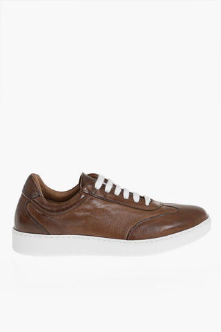 Low-Top-Sneakers aus genarbtem Leder